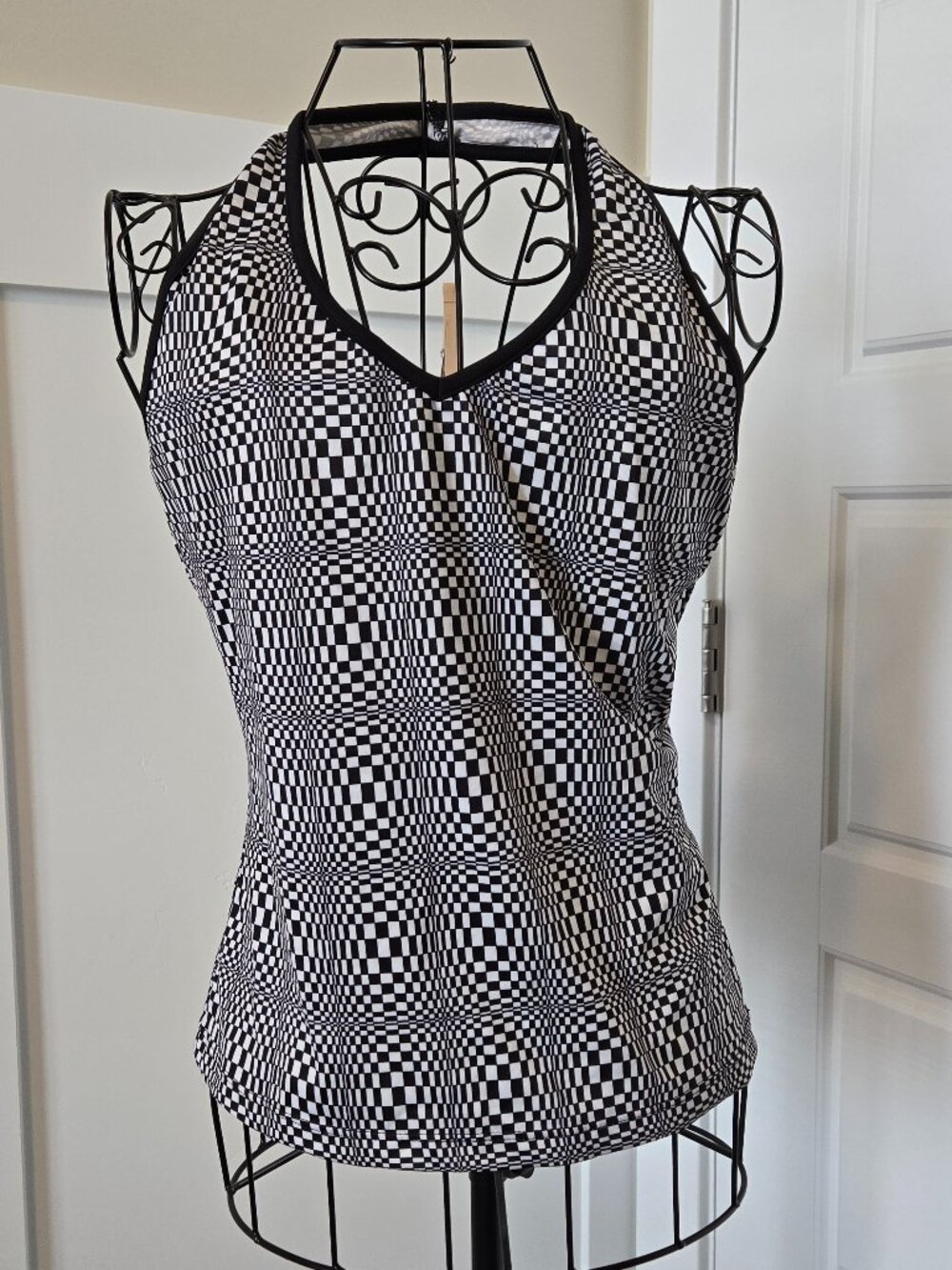 Tangents Retro Optical Illusion Halter Top (NWOT)